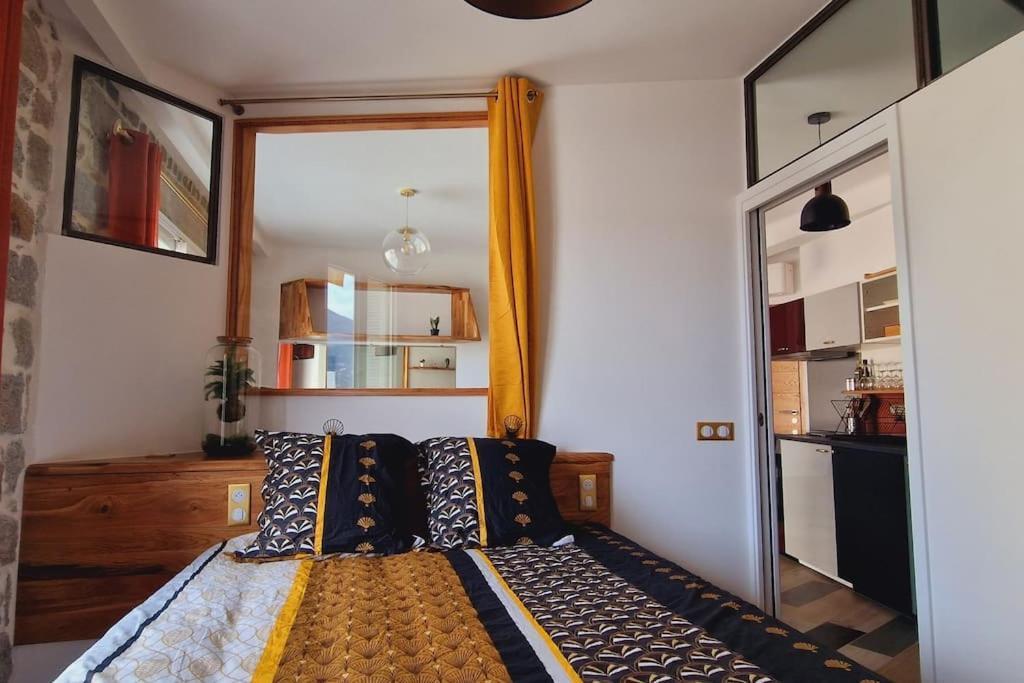 Magnifique Avec Balcon Vue A L'entree D'ajaccio * Ajaccio (Corsica)