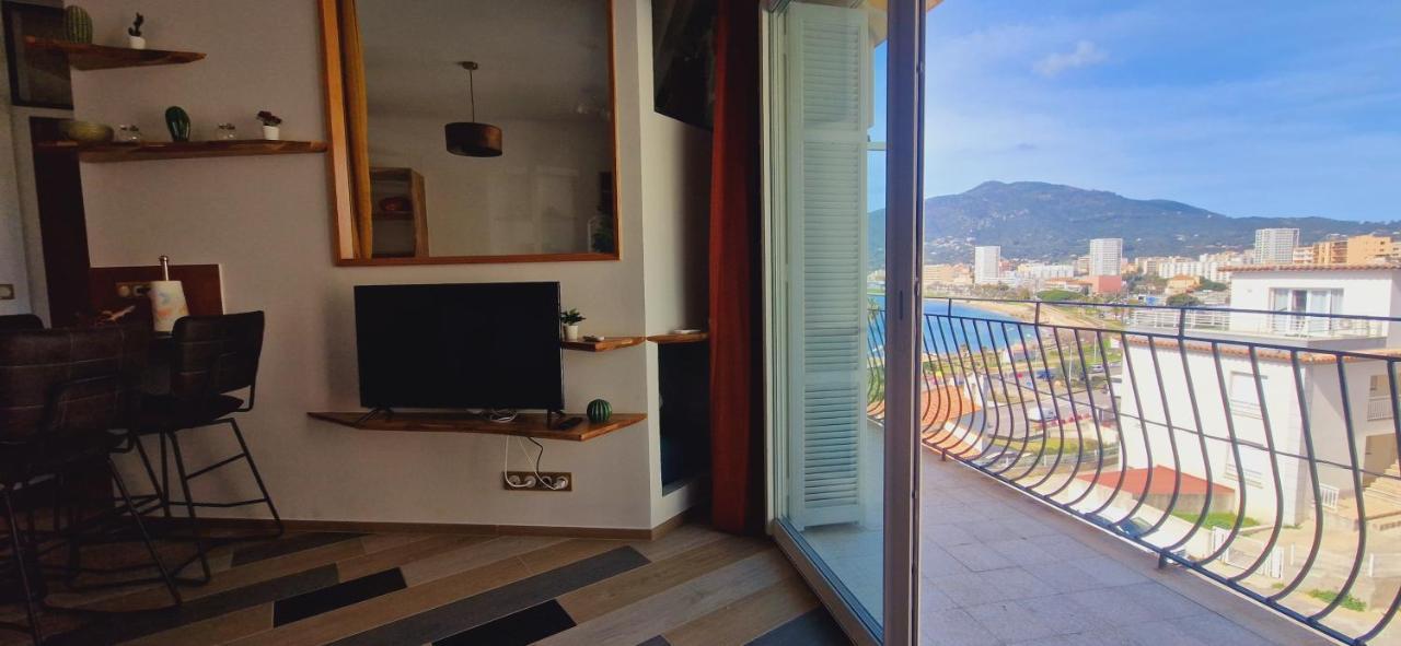 Magnifique Avec Balcon Vue A L'entree D'ajaccio Ajaccio (Corsica)